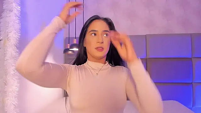 Snapshot of Emily_luve chatting on December 19, 2025, 7:05 pm Emily luve online show from December 19, 2025, 7:05 pm