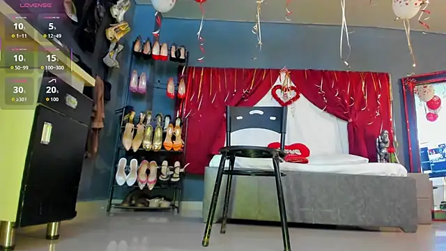 Snapshot of AnitaDuque chatting on February 19, 2026, 4:20 am AnitaDuque online show from February 19, 2026, 4:20 am