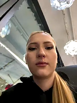 Snapshot of SenyaVibes chatting on November 30, 2025, 2:07 pm SenyaVibes online show from November 30, 2025, 2:07 pm