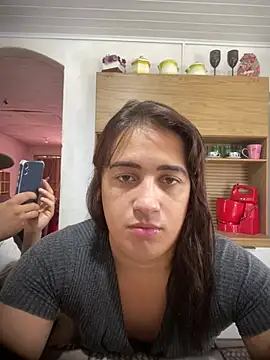 larysinha online show from April 25, 2026, 4:26 pm