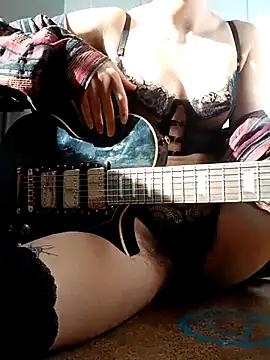 AuroraAya online show from November 30, 2025, 11:55 am