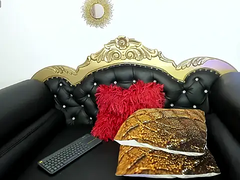cristal millers online show from June 5, 2026, 8:03 pm