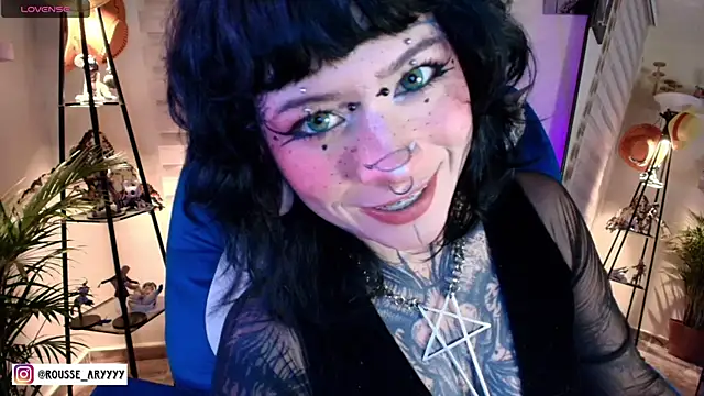 Snapshot of AryRousse chatting on May 27, 2026, 2:41 am AryRousse online show from May 27, 2026, 2:41 am