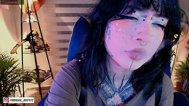 Snapshot of AryRousse chatting on May 6, 2026, 4:49 am AryRousse online show from May 6, 2026, 4:49 am