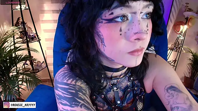 Snapshot of AryRousse chatting on June 17, 2026, 2:44 am AryRousse online show from June 17, 2026, 2:44 am