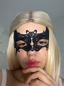 s4rah online show from February 16, 2026, 9:41 am