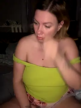 Lola kiss me online show from November 29, 2025, 10:54 pm