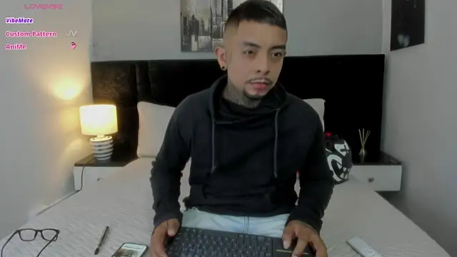 Snapshot of BASTIAN_NICOLAS_ chatting on December 19, 2025, 9:50 pm BASTIAN NICOLAS online show from December 19, 2025, 9:50 pm