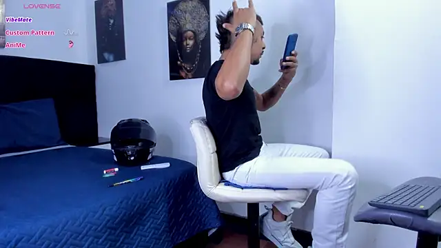 Snapshot of BASTIAN_NICOLAS_ chatting on December 4, 2025, 8:30 pm BASTIAN NICOLAS online show from December 4, 2025, 8:30 pm