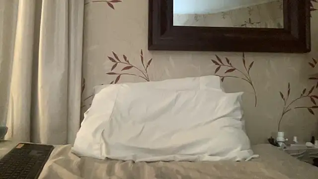 Snapshot of Tom03276 chatting on February 11, 2026, 3:39 am Tom03276 online show from February 11, 2026, 3:39 am