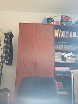 Sareyxon online show from December 3, 2025, 10:25 am