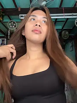 Snapshot of Margaux4U chatting on April 12, 2026, 7:22 am Margaux4U online show from April 12, 2026, 7:22 am