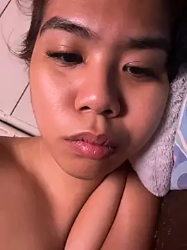 Snapshot of Margaux4U chatting on April 24, 2026, 4:03 am Margaux4U online show from April 24, 2026, 4:03 am
