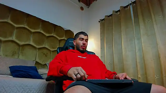 Snapshot of Franco_banderas chatting on February 24, 2026, 9:54 am Franco banderas online show from February 24, 2026, 9:54 am