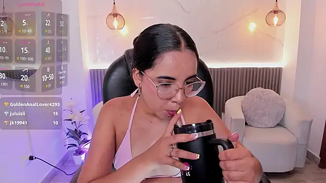 Snapshot of alana_martiins chatting on June 28, 2026, 7:09 pm alana martiins online show from June 28, 2026, 7:09 pm
