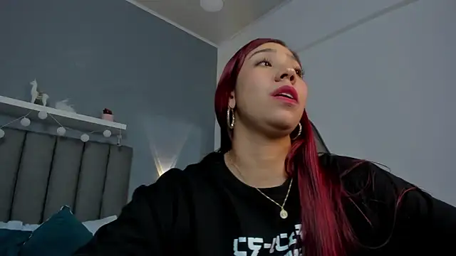 lia violetta online show from January 5, 2026, 8:23 pm