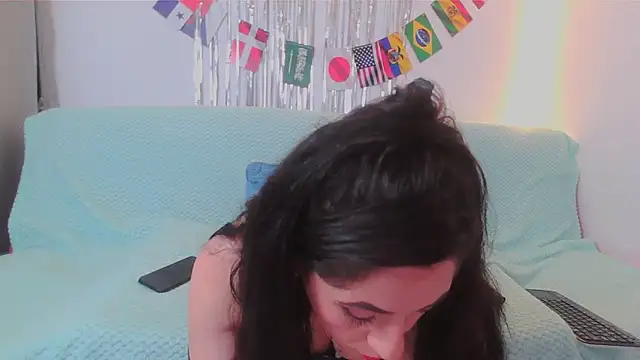 Erzsi-Moon online show from March 28, 2026, 2:29 pm