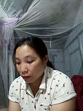 Evelyn-n online show from March 21, 2026, 12:31 pm