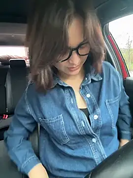 Snapshot of A-ZJunn chatting on March 2, 2026, 8:10 am A-ZJunn online show from March 2, 2026, 8:10 am