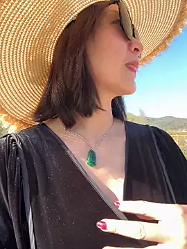 Snapshot of A-ZJunn chatting on February 20, 2026, 7:21 am A-ZJunn online show from February 20, 2026, 7:21 am