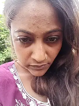 Snapshot of dusky_diva_d chatting on August 4, 2026, 4:39 am dusky diva d online show from August 4, 2026, 4:39 am