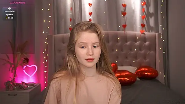 Snapshot of LilianHoward chatting on February 13, 2026, 12:38 pm LilianHoward online show from February 13, 2026, 12:38 pm