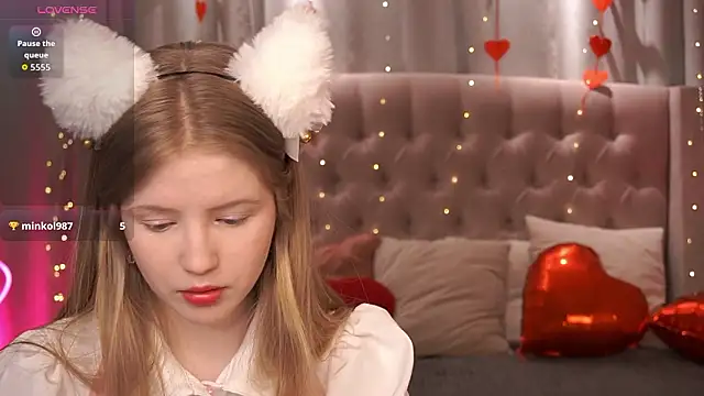 Snapshot of LilianHoward chatting on February 15, 2026, 12:26 pm LilianHoward online show from February 15, 2026, 12:26 pm