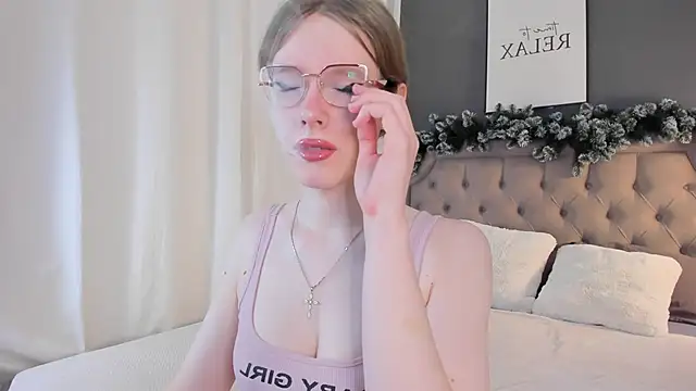 AnGee  online show from January 11, 2026, 11:50 am