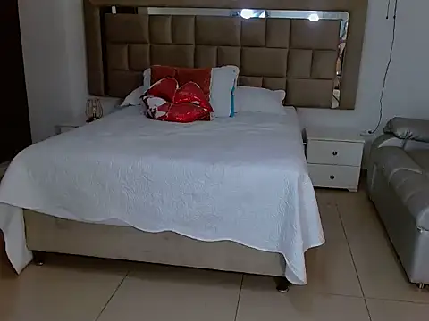 Samathahottxxxx online show from January 8, 2026, 6:03 pm