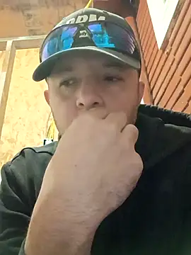 Lalin2323 online show from March 16, 2026, 11:07 pm