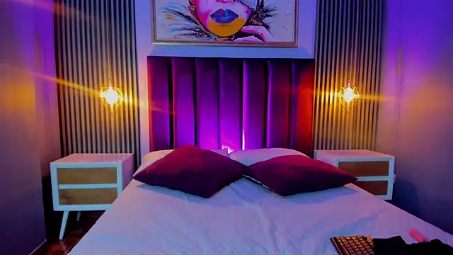 Ariana collinss online show from April 1, 2026, 12:50 pm