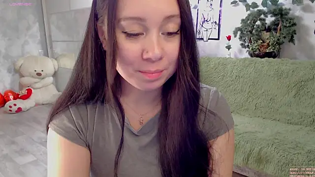 Snapshot of AlinaEleven chatting on August 4, 2026, 9:52 pm AlinaEleven online show from August 4, 2026, 9:52 pm