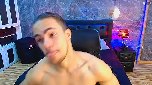 Snapshot of PatrickS25 chatting on December 21, 2025, 4:03 am PatrickS25 online show from December 21, 2025, 4:03 am