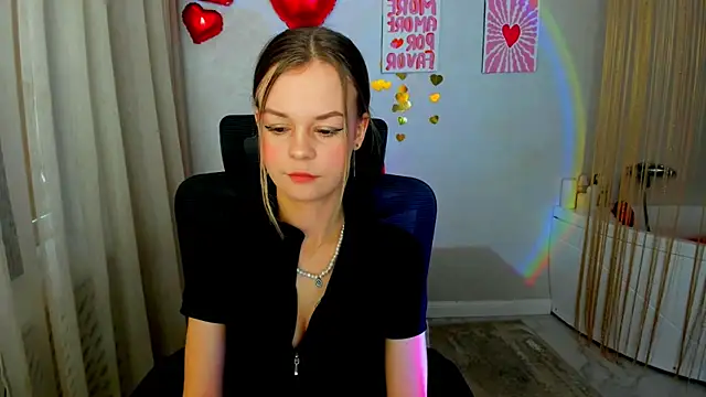 MidnighteAura online show from February 17, 2026, 10:45 am