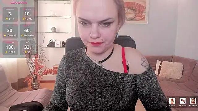 Snapshot of KamillaJei chatting on February 3, 2026, 6:22 am KamillaJei online show from February 3, 2026, 6:22 am