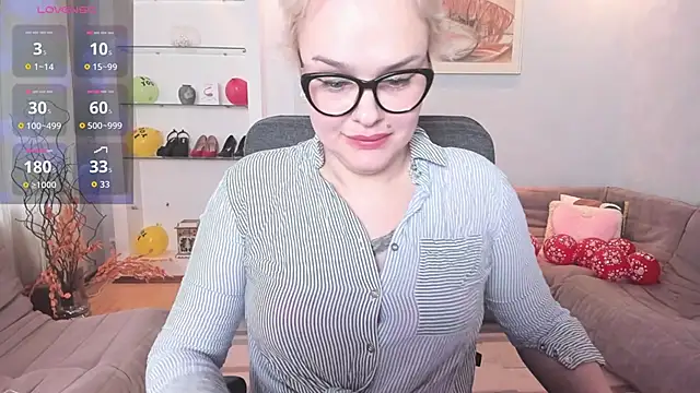 Snapshot of KamillaJei chatting on February 24, 2026, 6:14 am KamillaJei online show from February 24, 2026, 6:14 am