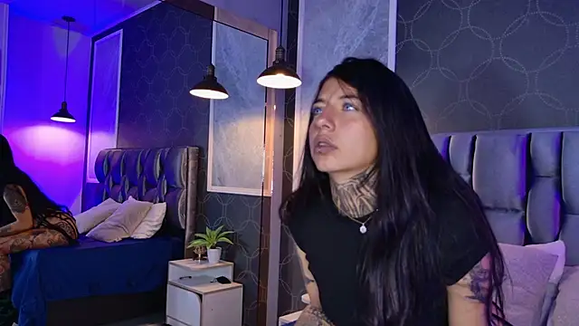 HannyJones online show from December 1, 2025, 1:45 pm