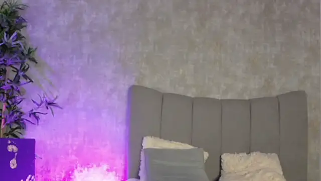 Snapshot of LucyRayy chatting on February 11, 2026, 8:09 pm LucyRayy online show from February 11, 2026, 8:09 pm