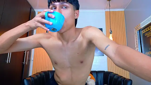 StormLuxX online show from February 14, 2026, 12:49 pm