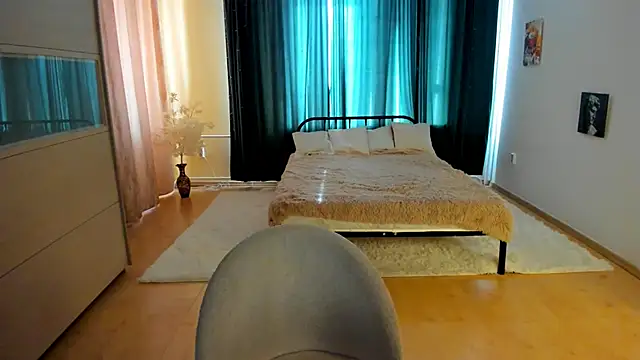 KrisDoeil online show from April 20, 2026, 2:36 am