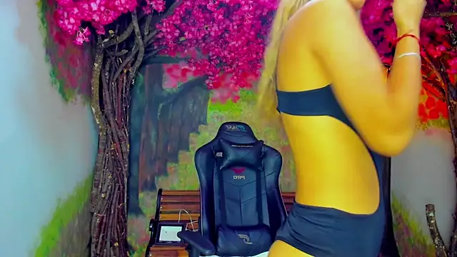 Snapshot of GoldenMusee_ chatting on January 13, 2026, 1:37 pm GoldenMusee online show from January 13, 2026, 1:37 pm