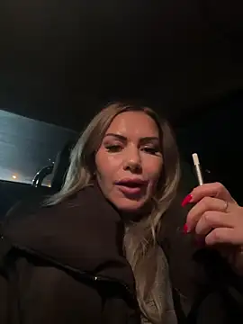 Snapshot of AnikaSunshine chatting on December 19, 2025, 6:21 pm AnikaSunshine online show from December 19, 2025, 6:21 pm