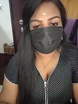 Snapshot of Tamil_Shara chatting on May 19, 2026, 7:43 pm Tamil Shara online show from May 19, 2026, 7:43 pm