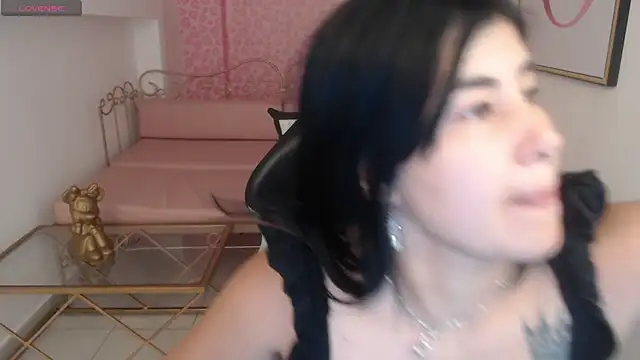 Nina harpper  online show from January 9, 2026, 8:16 pm