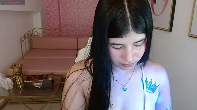 Nina harpper  online show from March 26, 2026, 1:09 pm