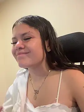 Snapshot of Camila_Duarte2 chatting on February 25, 2026, 2:06 pm Camila Duarte2 online show from February 25, 2026, 2:06 pm