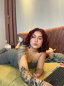 Snapshot of MissSavage_ chatting on May 22, 2026, 6:17 pm MissSavage online show from May 22, 2026, 6:17 pm