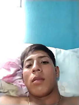 Manuelp0203 online show from April 12, 2026, 9:40 pm