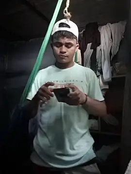 Snapshot of youngboypiss chatting on December 20, 2025, 8:01 pm youngboypiss online show from December 20, 2025, 8:01 pm