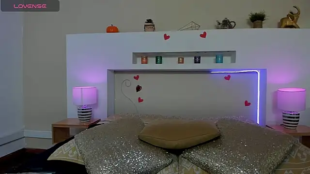 AnikaRomanoff  online show from March 27, 2026, 11:22 am